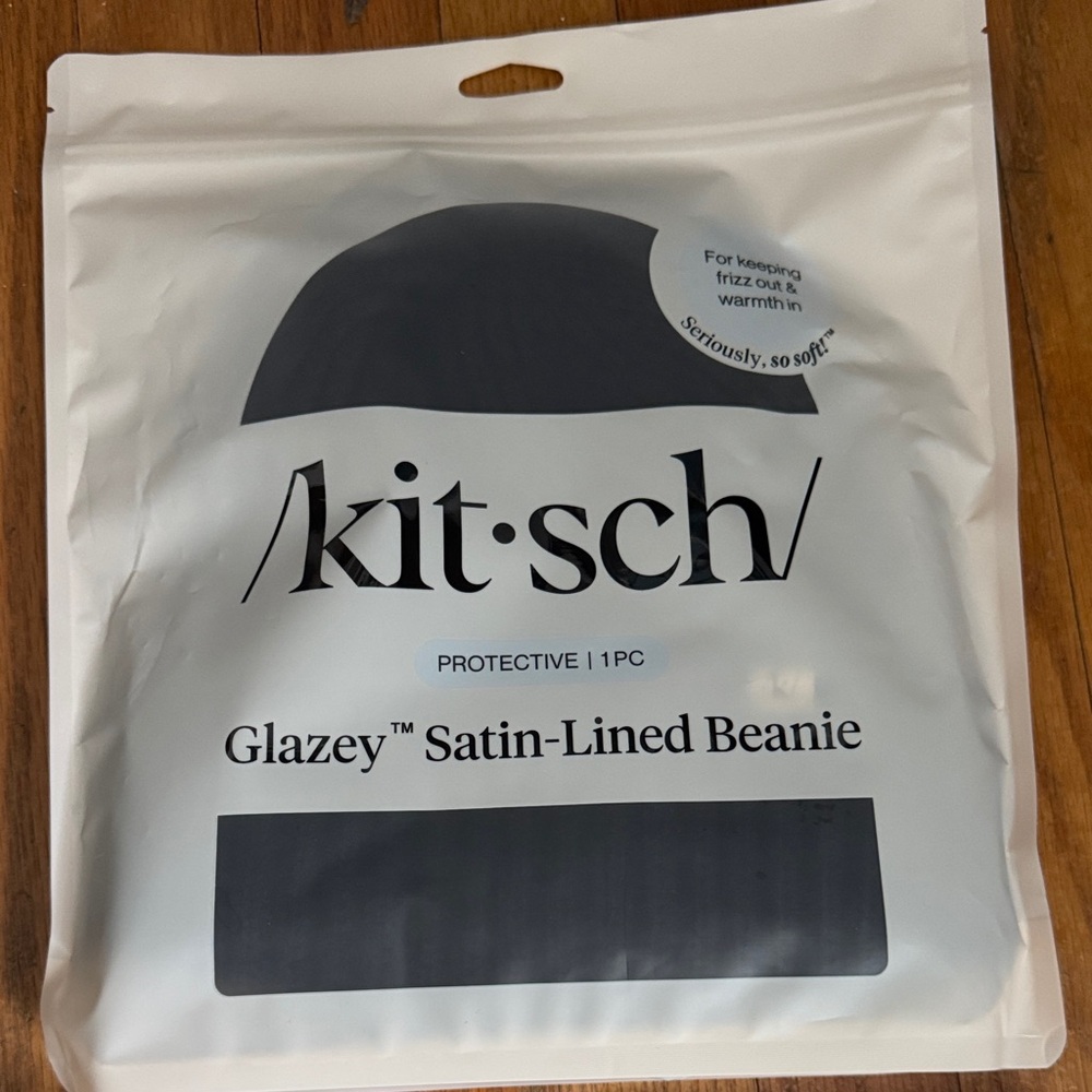Kitsch Glazey Satin-Lined Beanie — Black